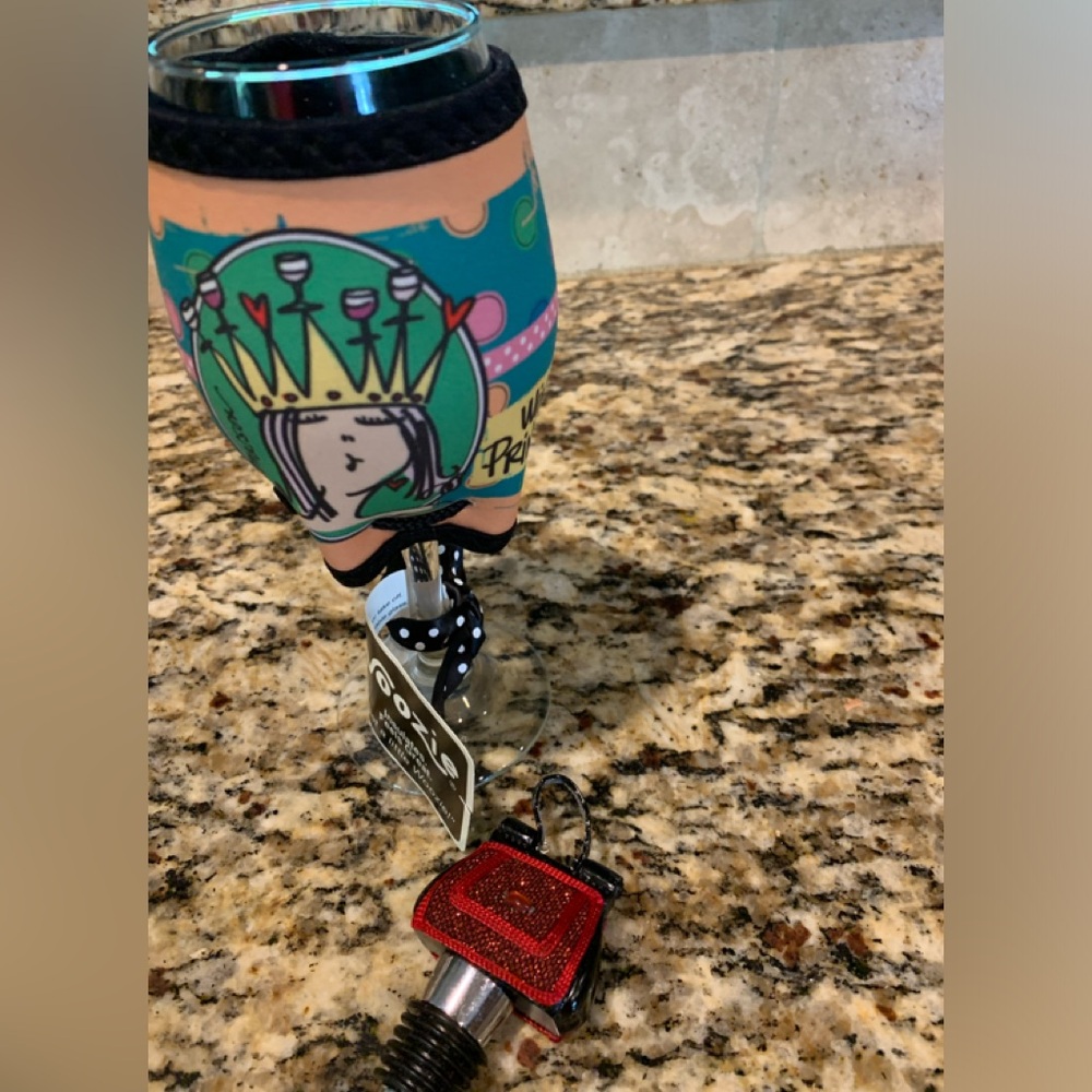 Woozie Wine Princess Wine Wrap with Purse Wine Stopper